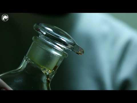 Video of the Hirota Glass Soy Sauce Cruet