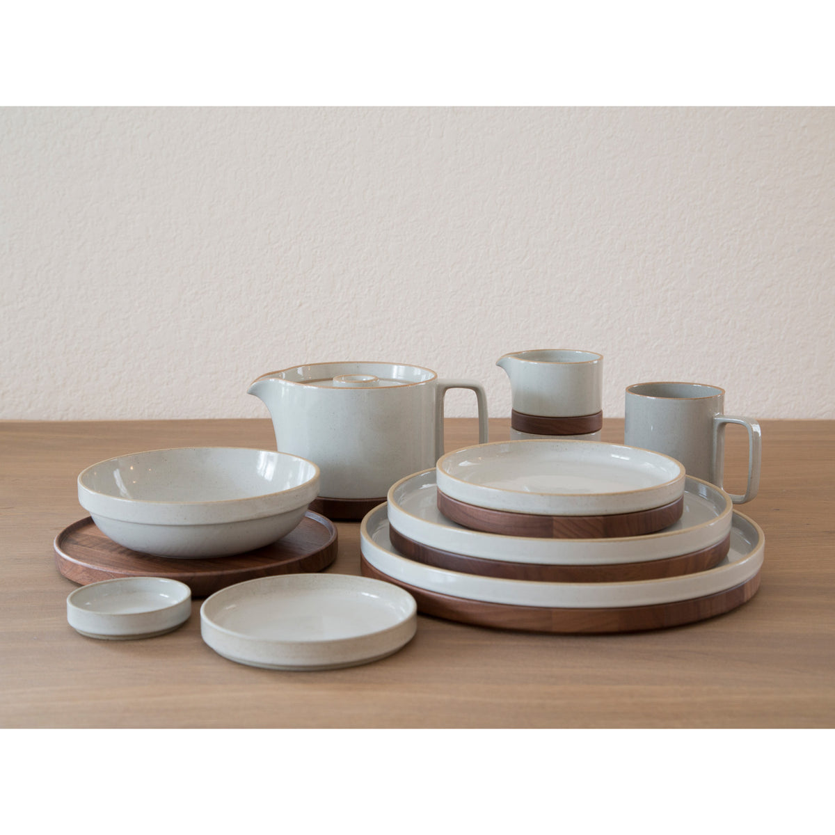 Round Bowl, Gloss Gray-Bowl-Hasami Porcelain-5.75"-JINEN
