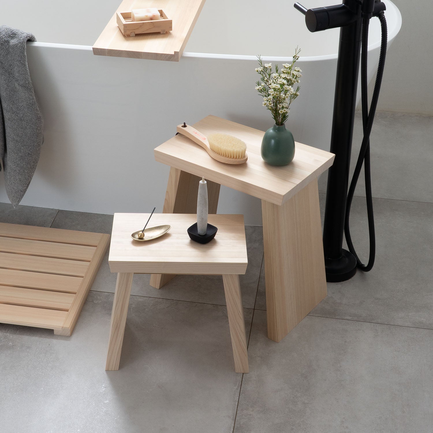 Jinen - Hinoki Bath Stool - Torii