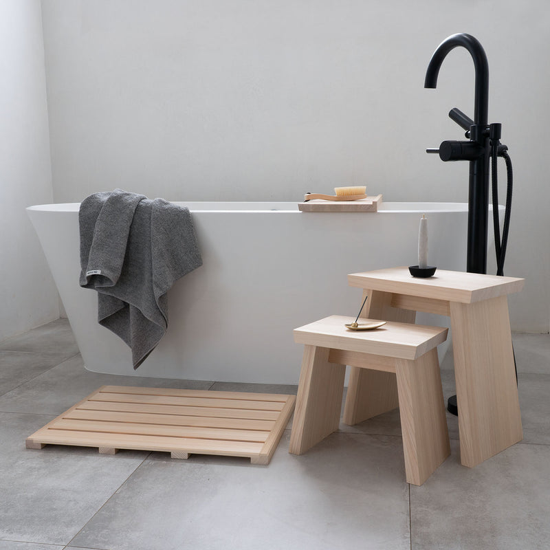 Jinen - Hinoki Bath Stool - Torii – JINEN
