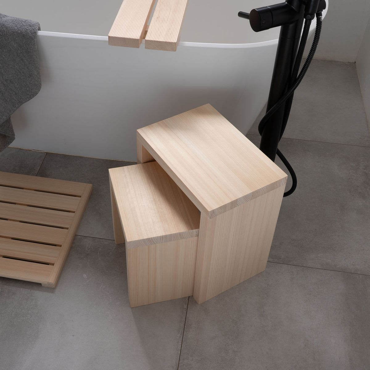 Hinoki Bath Stool - Mon