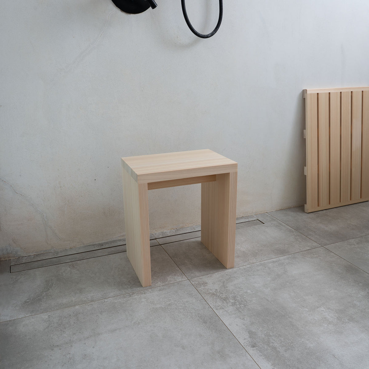 Hinoki Bath Stool - Mon
