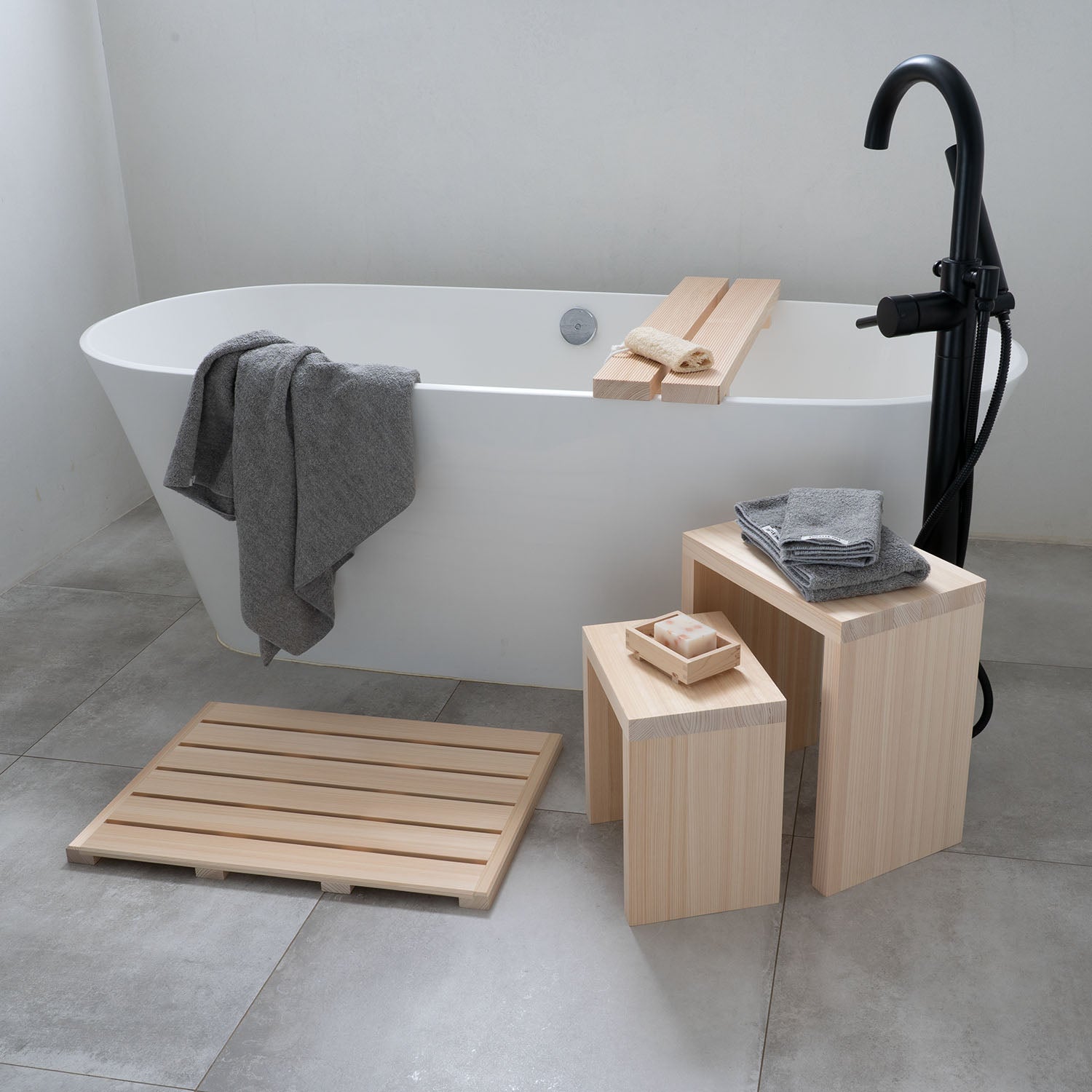 Hinoki Bath Stool - Mon