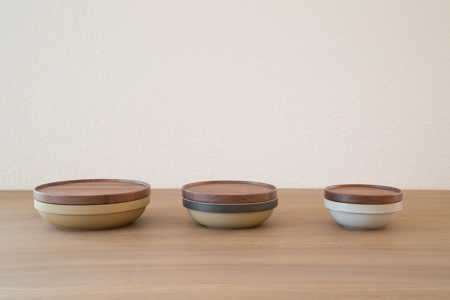 Round Bowl, Gloss Gray-Bowl-Hasami Porcelain-5.75