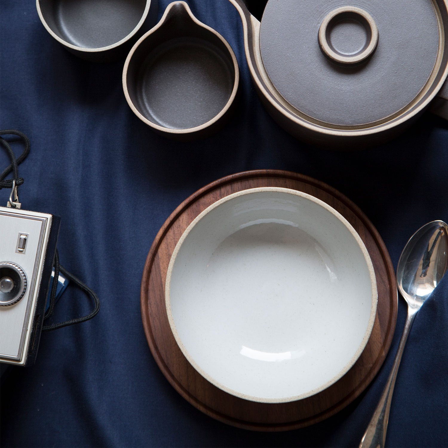Round Bowl, Gloss Gray-Bowl-Hasami Porcelain-5.75