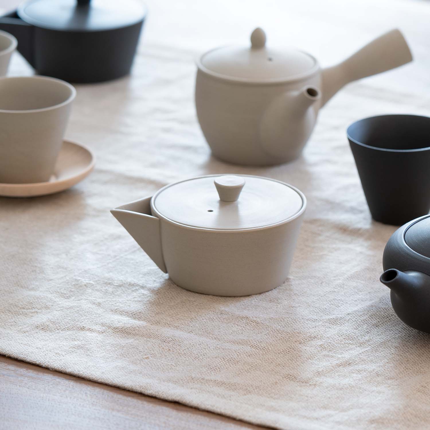 Ireko Chaki - Teapot & Cup Set